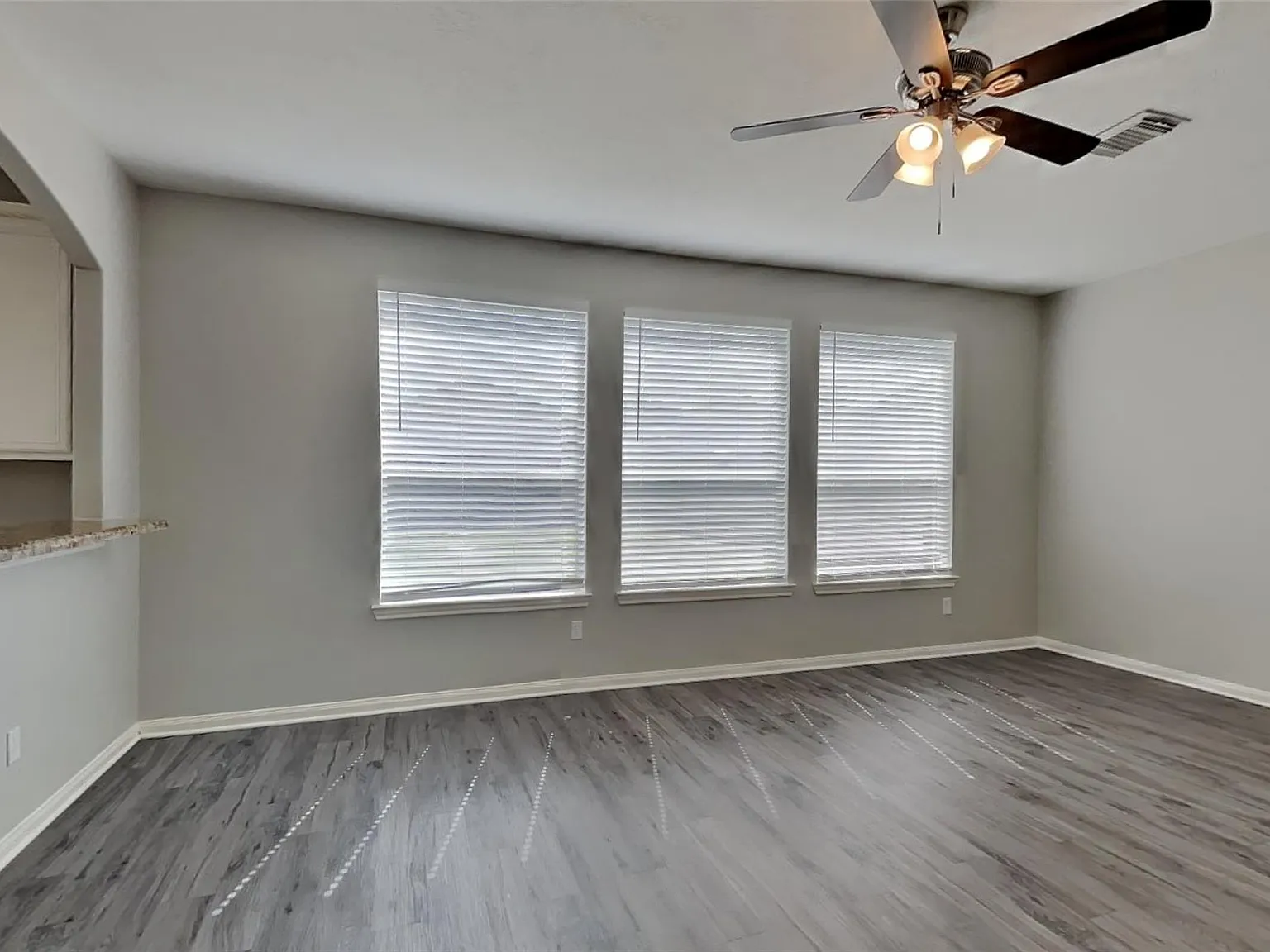 4 bed, 2.5 bath, 2635 sqft, $2,495 — Photo 2