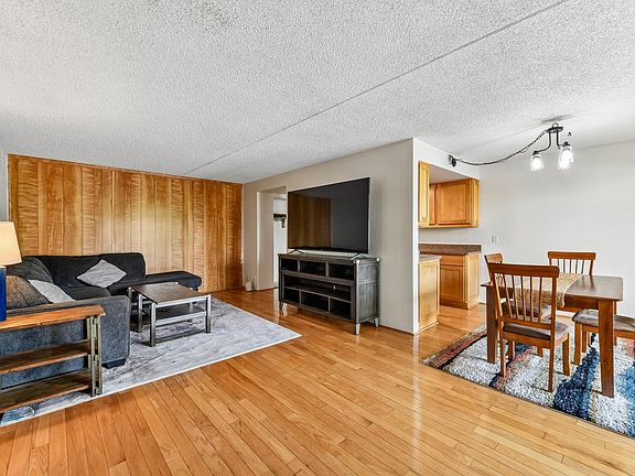 2nd image of 805 29th St #262