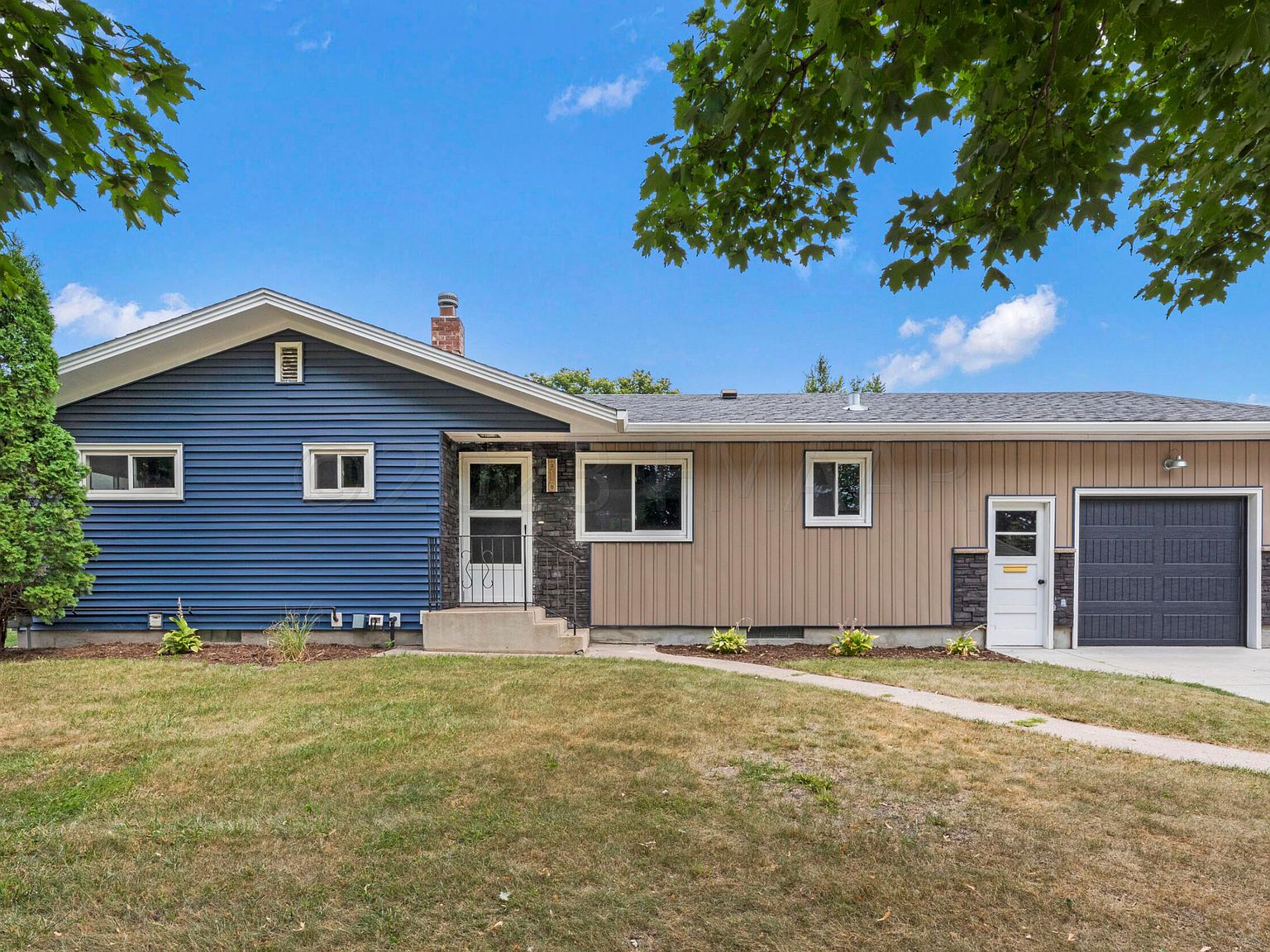 516 16th St S, Moorhead, MN 56560 Zillow