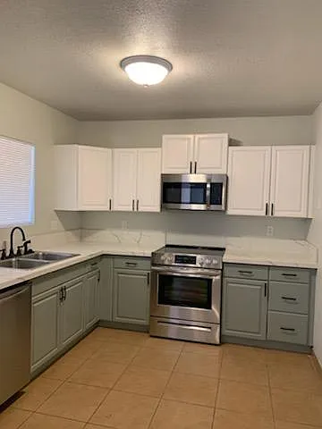 2 bed, 800 sqft, $1,395 — Photo 2