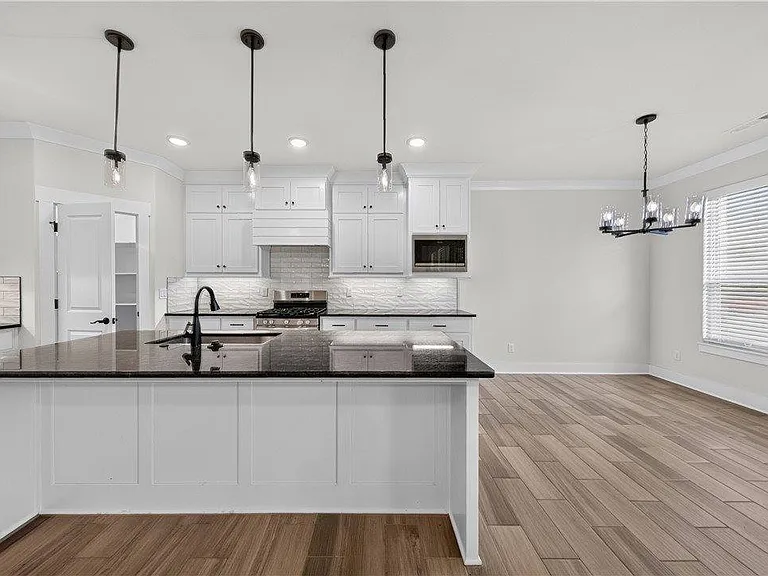 2040 Myrrh Pl — Photo 2