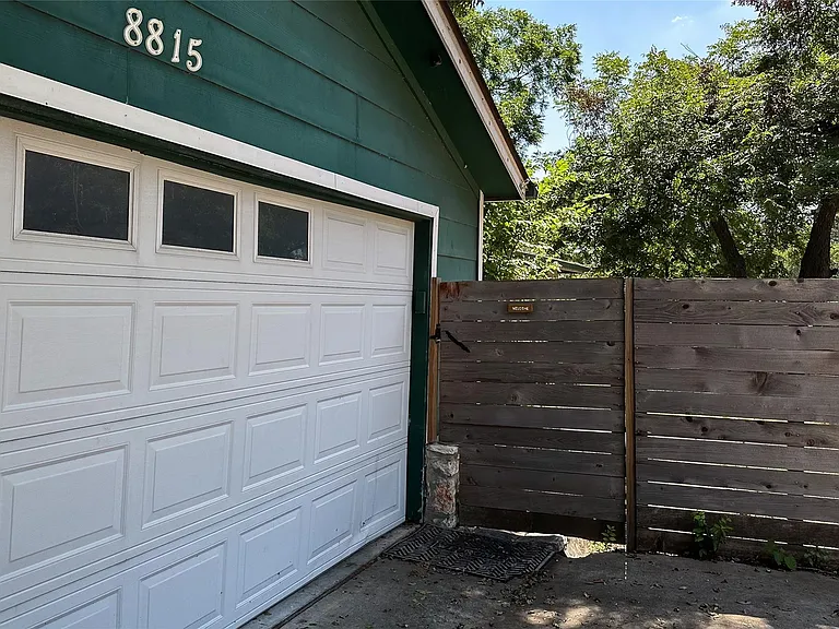 8815 Georgian Dr #B — Photo 28