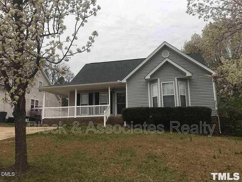 1st image of 211 Aqua Marine Ln