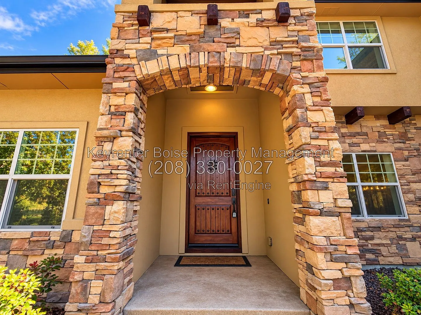6 bed, 4.5 bath, 4878 sqft, $6,800 — Photo 3