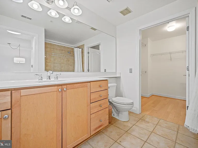 1441 Rhode Is #808 — Photo 23