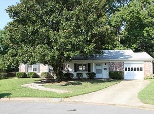 3708 N Berwick Ct, Virginia Beach, VA 23452