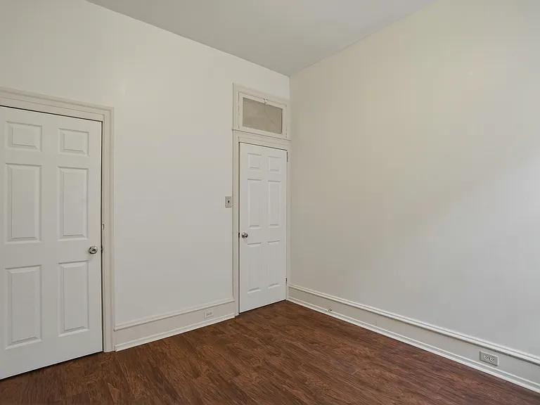 2441 Brown St #2F — Photo 8