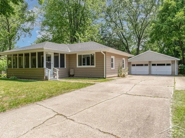 1020 Wyllys St, Midland, MI 48642