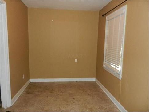 3rd image of 2816 Garden Ln