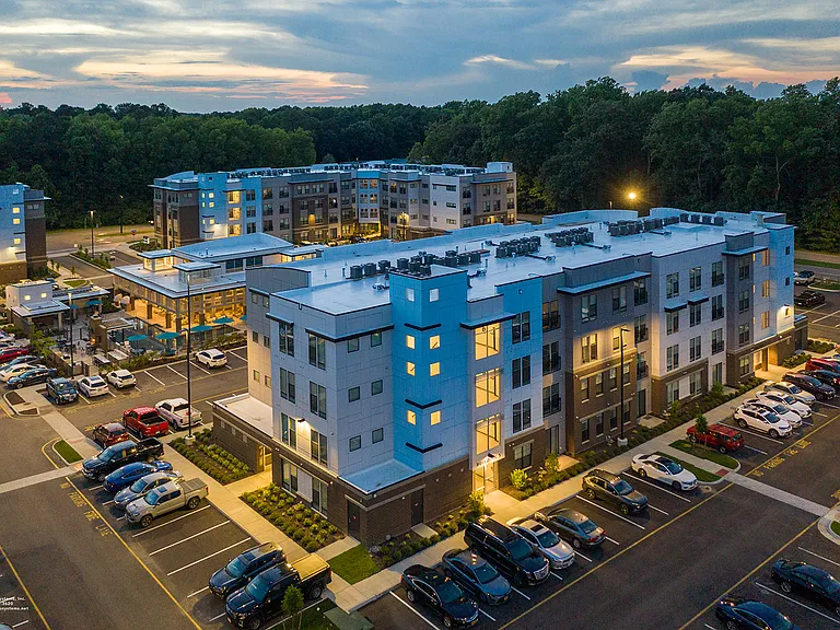 Lumen Apartments — Photo 40