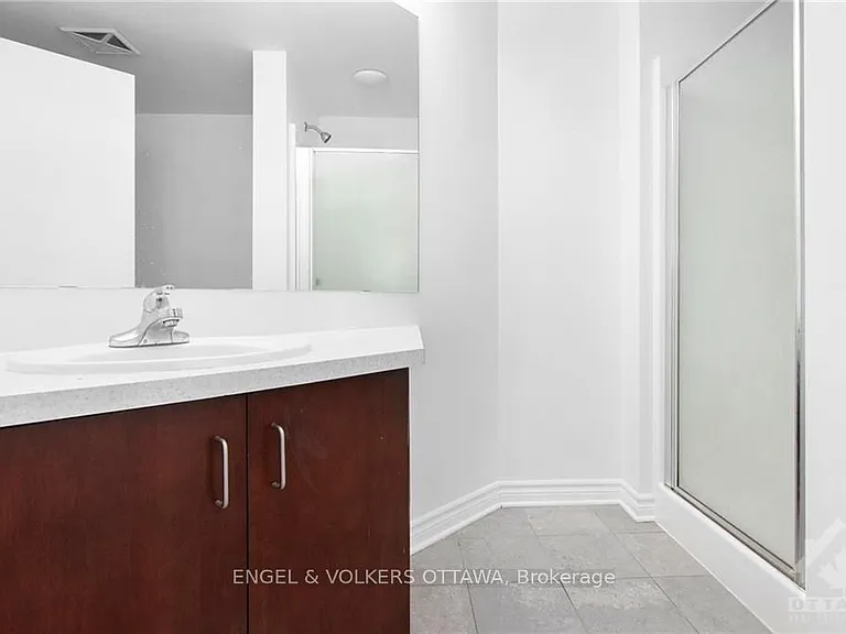 200 Rideau St #904 — Photo 17