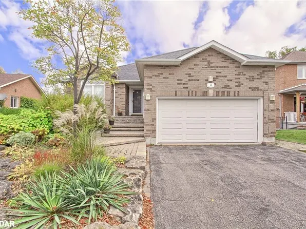 40 Chalmers Dr, Barrie, ON L4N 8A4