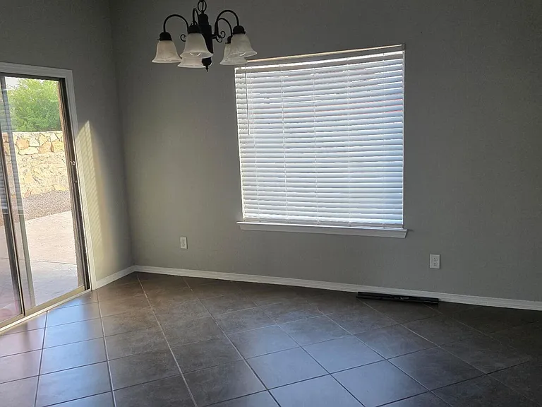 14377 Whisper Mare Ct — Photo 30