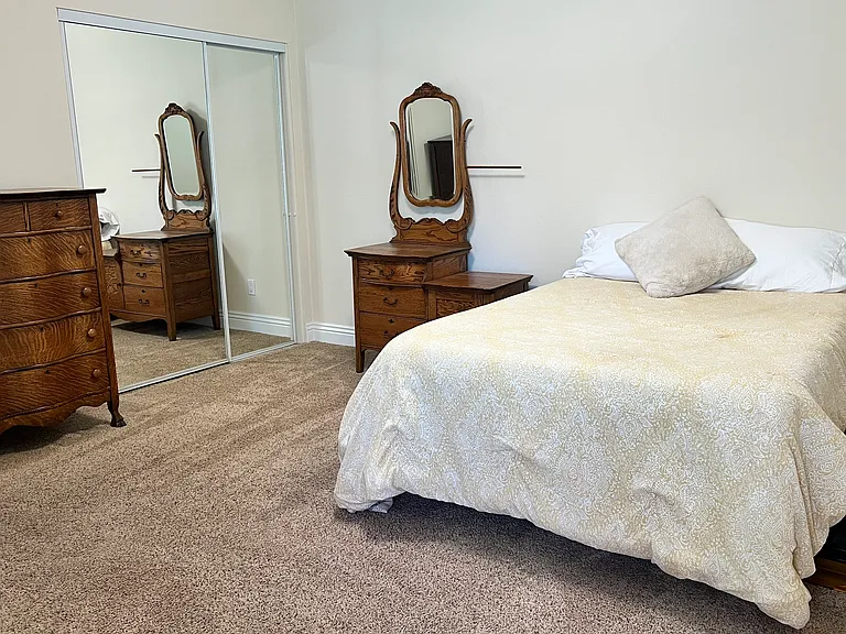 Second bedroom