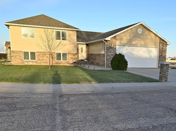 990 5th St, Gering, NE 69341