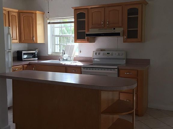 2nd image of 1130 NE 181st St