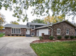 605 N Randall Rd, Aurora, IL 60506