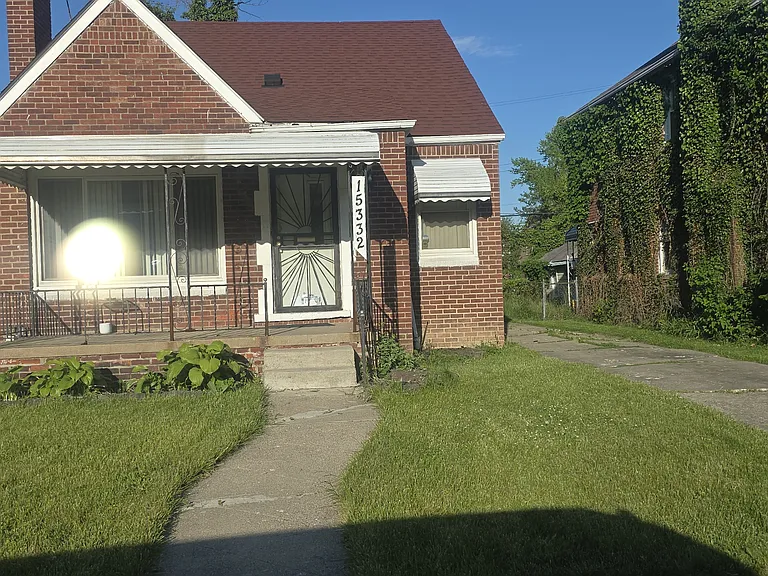 15332 Saint Marys St — Photo 1