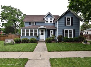 132 Woodlawn St, Geneva, IL 60134