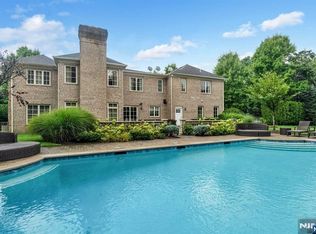 4 Carol Ct, Demarest, NJ 07627