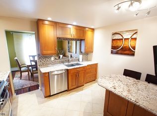 11I Sentinel Ct, Chatham, NJ 07928