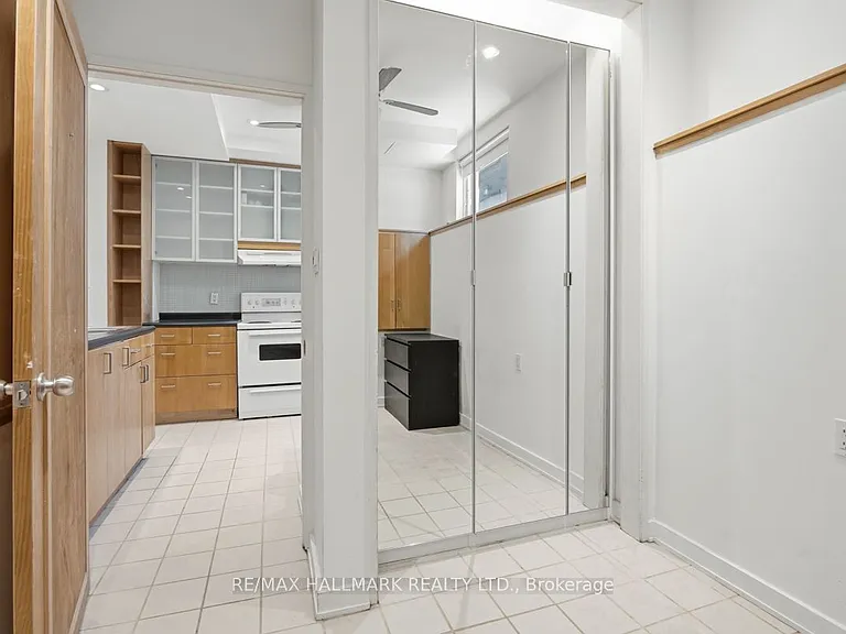 321 Palmerston Blvd #B — Photo 14