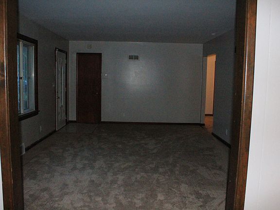 4th image of 10508 Eastern Ave