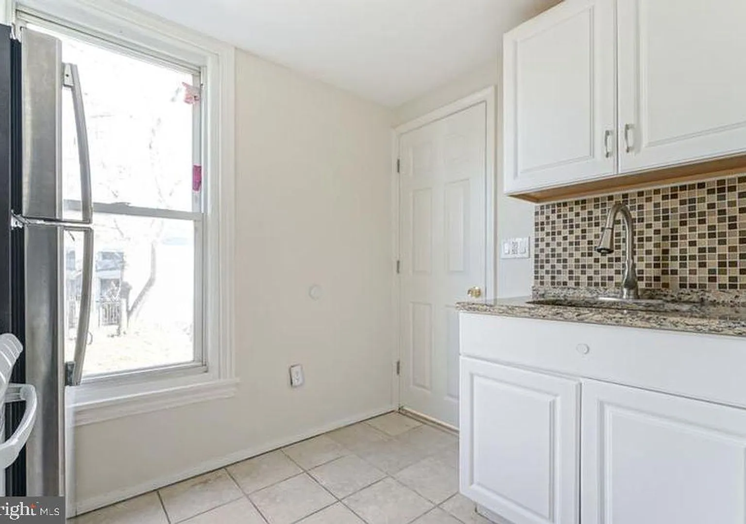Beautiful studio in a great Manayunk location — Photo 3