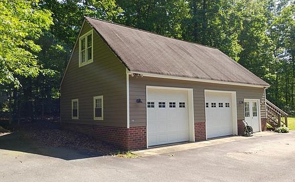 3rd image of 16030 Beaver Lake Dr