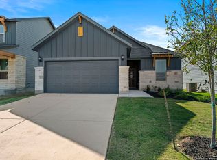 4040 Paddock Trl, Seguin, TX 78155