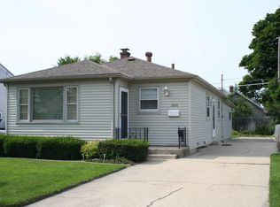 2824 Dwight St, Racine, WI 53403