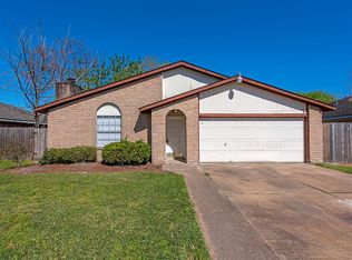10802 Mackenzie Dr, Houston, TX 77086