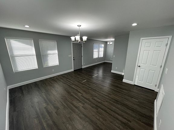3rd image of 5152 Dewine Cir