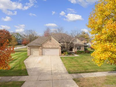 677 Amberwood Ct, Troy, MI, 48085