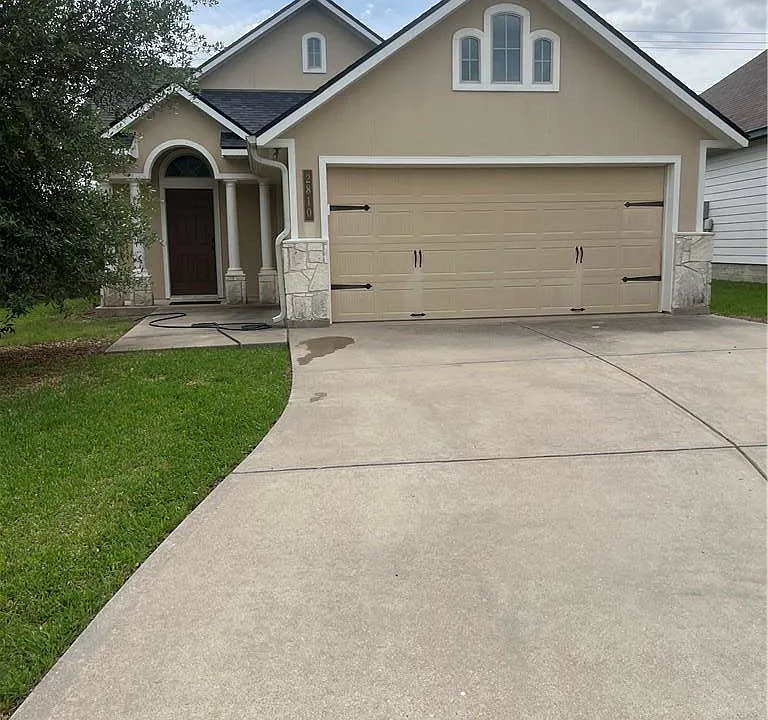2810 Silver Oak Dr