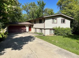 4045 Lakeview Dr, Racine, WI 53403