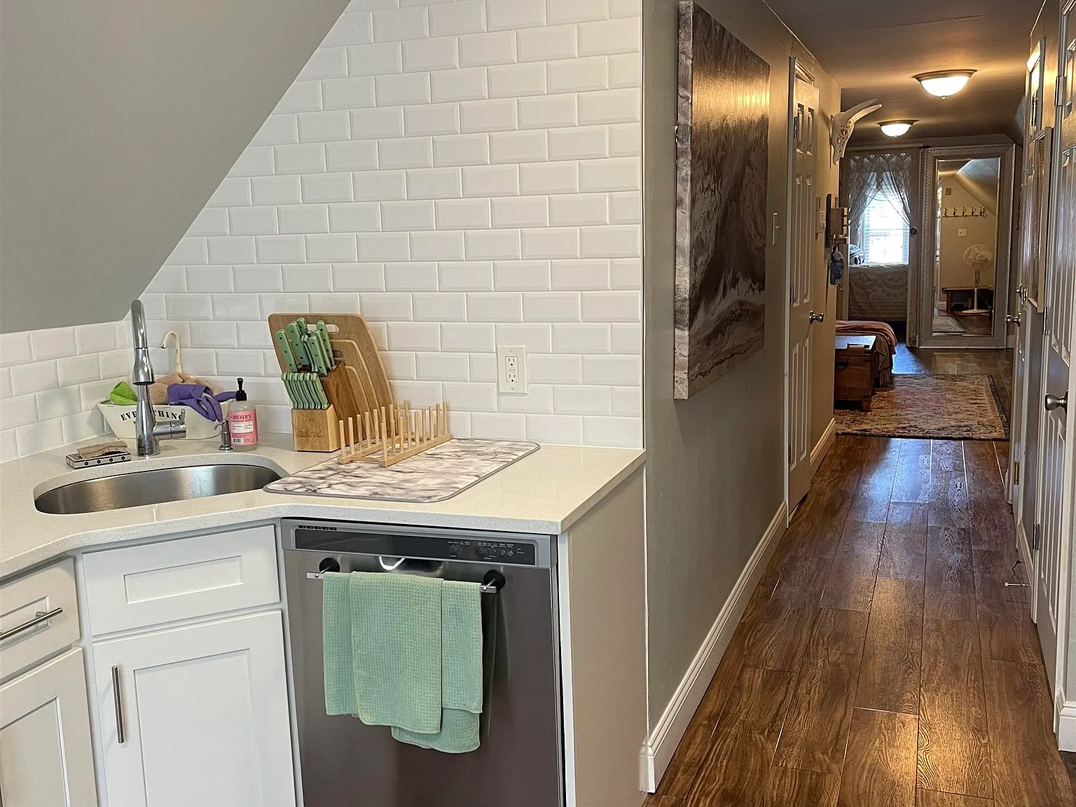 1 bed, 1.0 bath, $1,800 — Photo 2