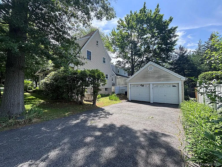 53 Ogden Ave — Photo 19