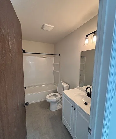 2nd floor fully renovated full bathroom