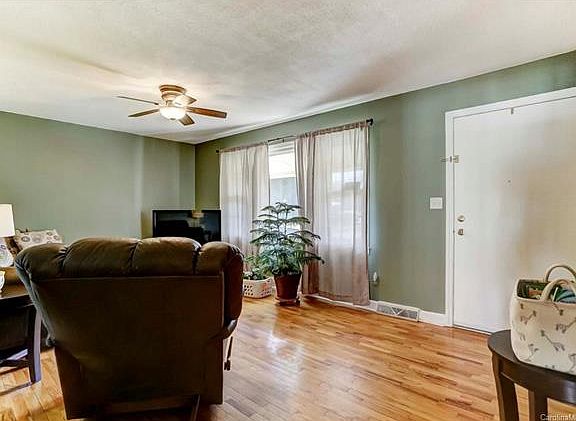 5th image of 123 Burton Hills Cir