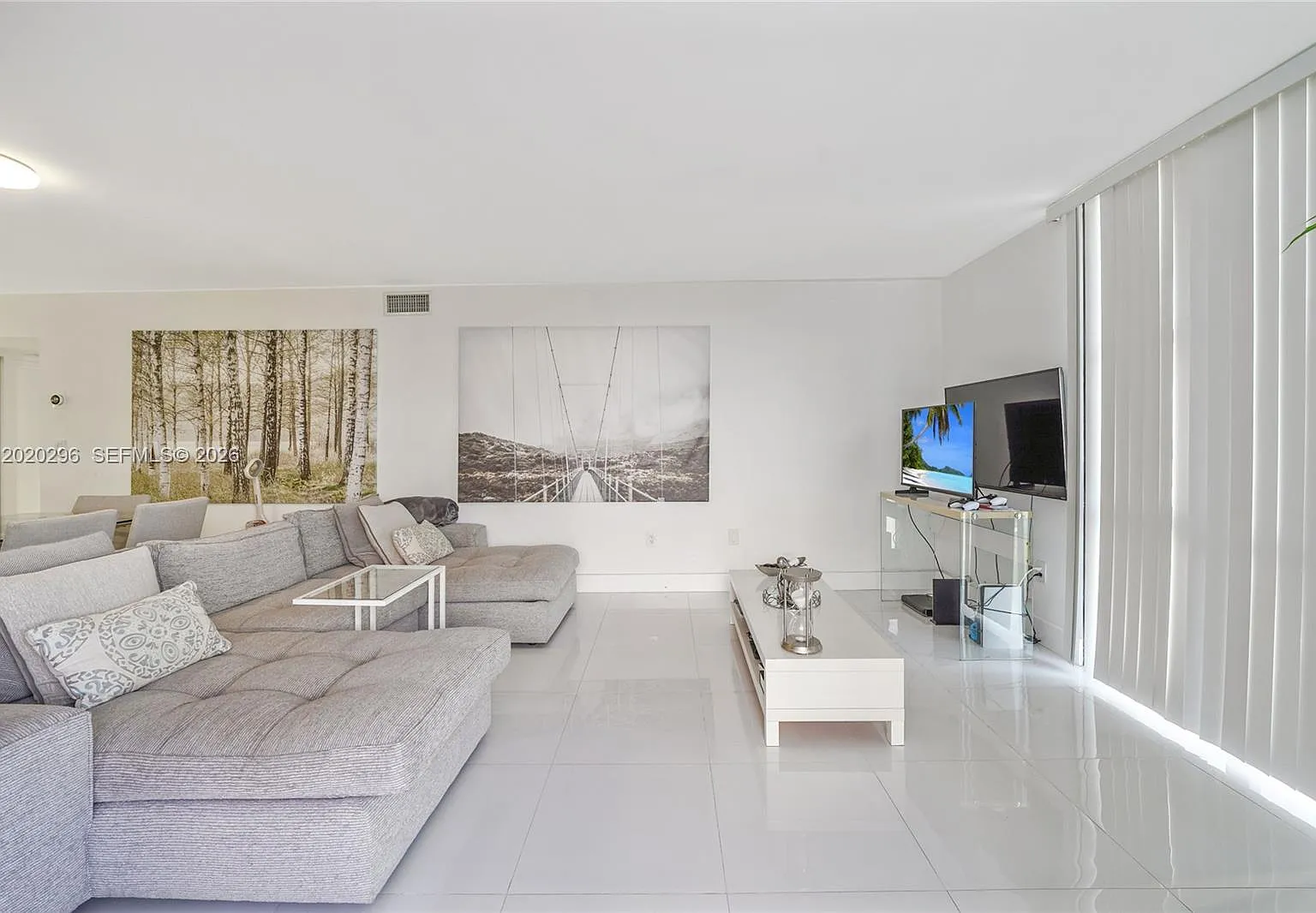 Aventura Eldorado Condo — Photo 2