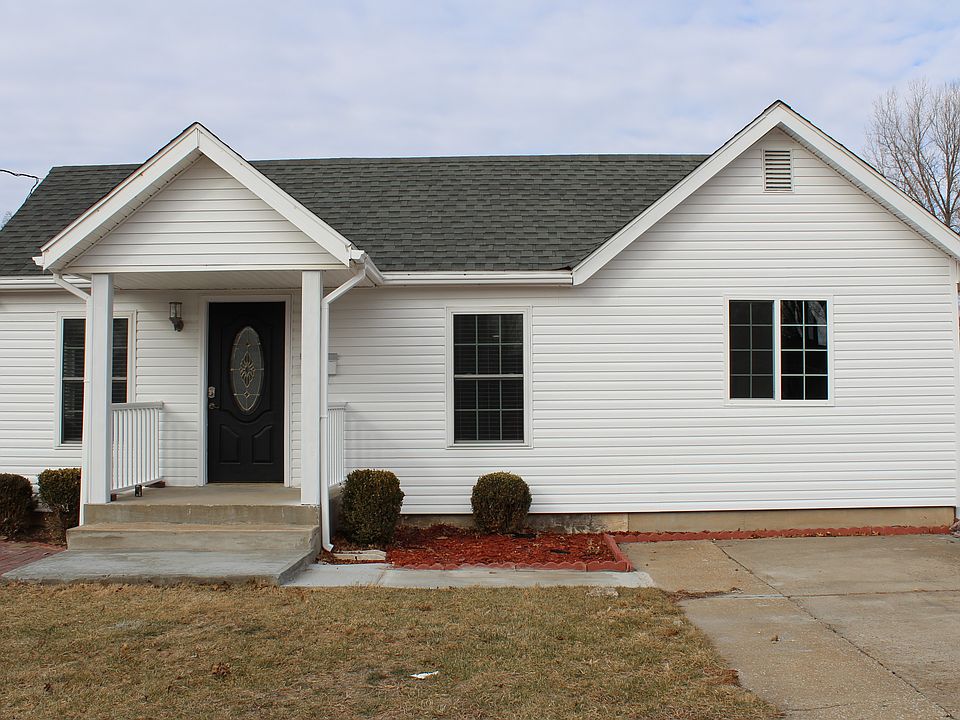 1st image of 708 Leonard Ave