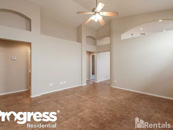 3rd image of 10042 E Carmel Ave