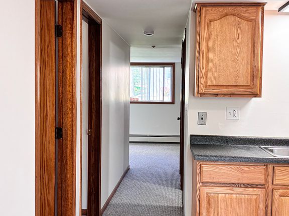 4th image of 255 Lippincott Ln #1
