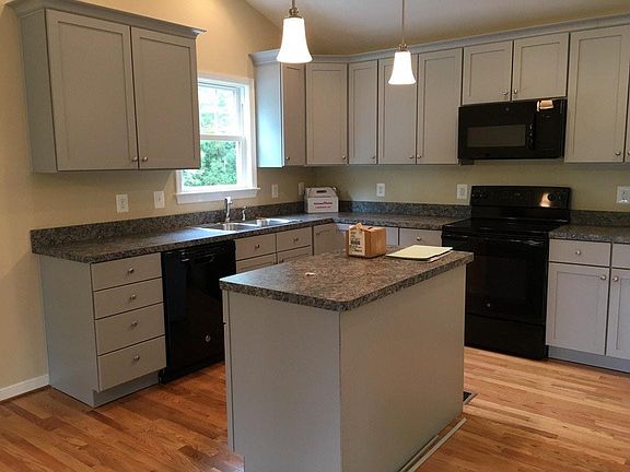 5th image of 15451 Tall Pines Ln