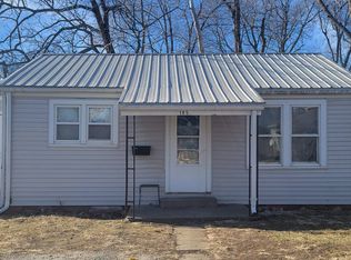 105 N Douglas St, Mount Ayr, IA 50854