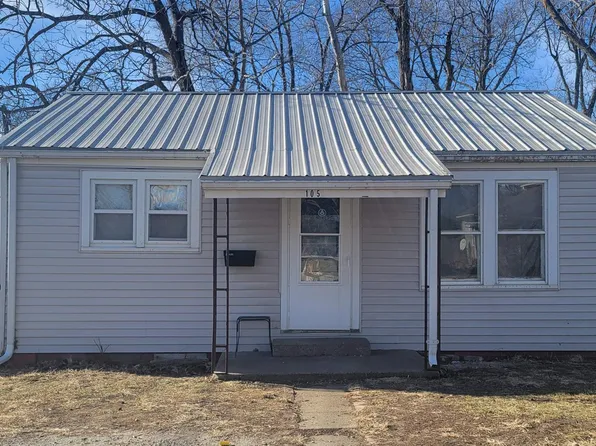 105 N Douglas St, Mount Ayr, IA 50854