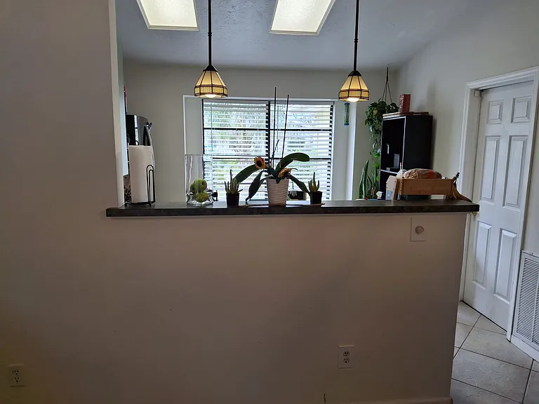 385 Toledo St — Photo 20