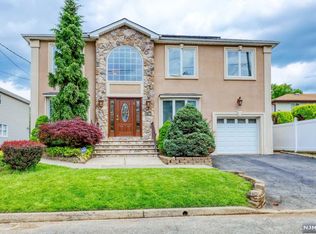 27 Bellevue Ave, Elmwood Park, NJ 07407