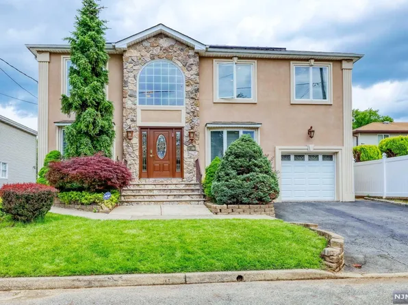 27 Bellevue Ave, Elmwood Park, NJ 07407